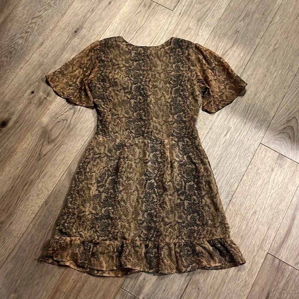 ABERCROMBIE & FITCH brown snake print flutter sleeve button down dress, size XS - Picture 4 of 5